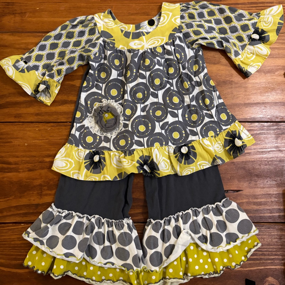 Baxter and Beatrice 5T two piece set